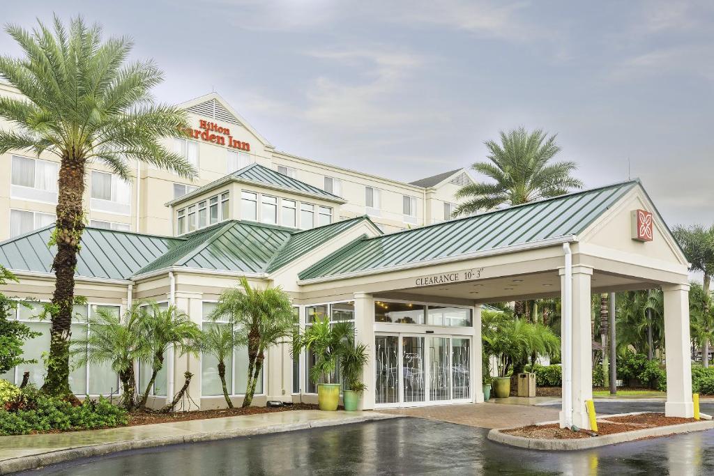 Hilton Garden Inn Fort Myers - image 2